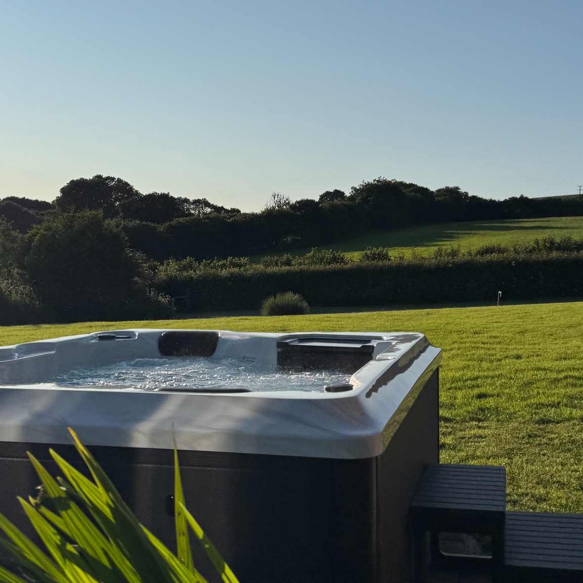 Hot tub glamping pod